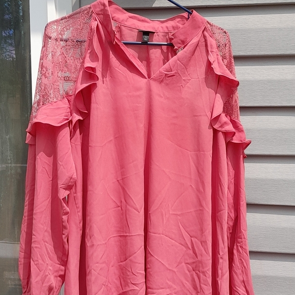 Torrid Pink Georgette Crochet Inset Ruffle Top 1X - Picture 1 of 7